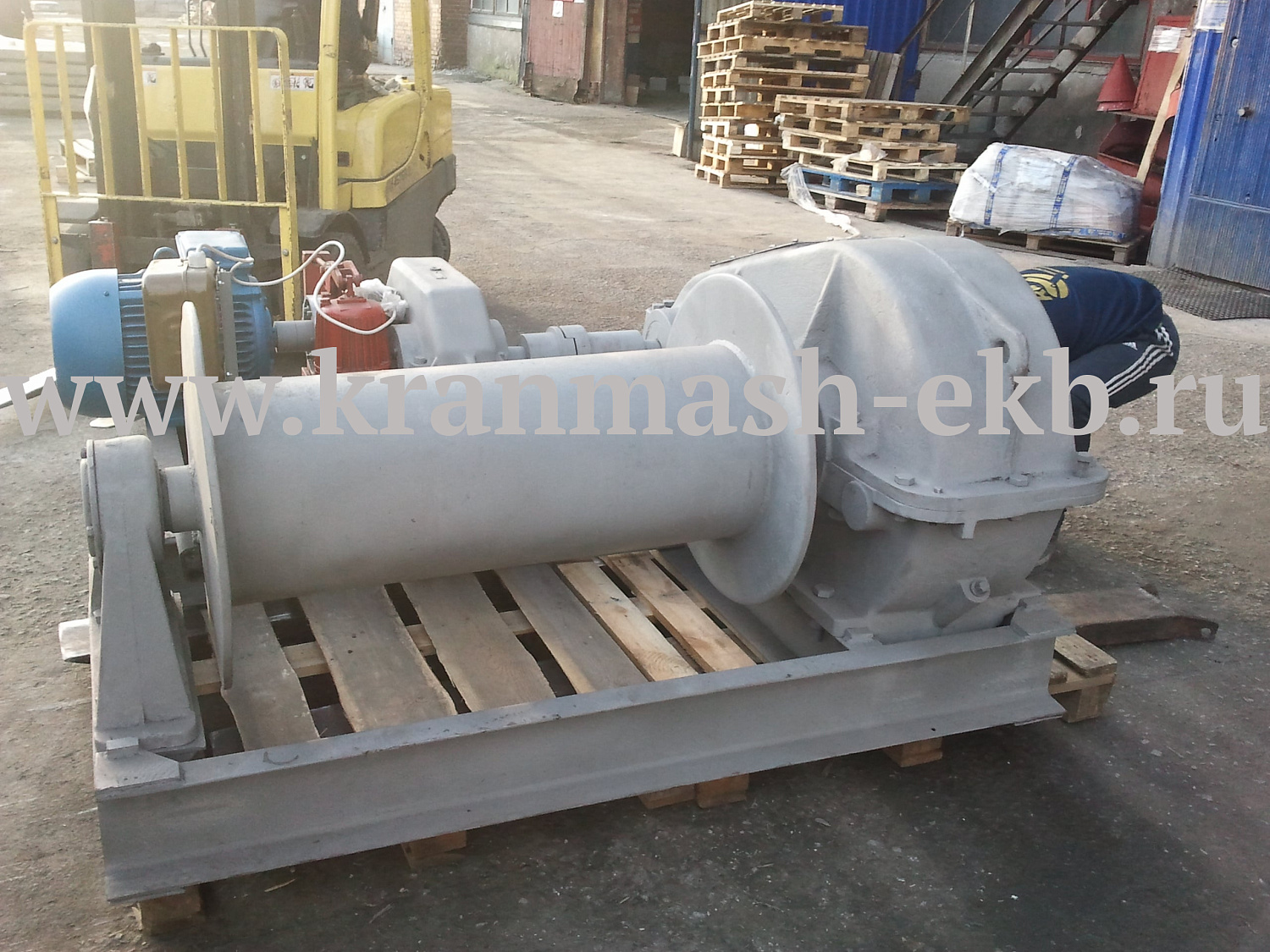 Лебедка тяговая ТЛ-10А Лебедка тяговая ТЭЛ-10